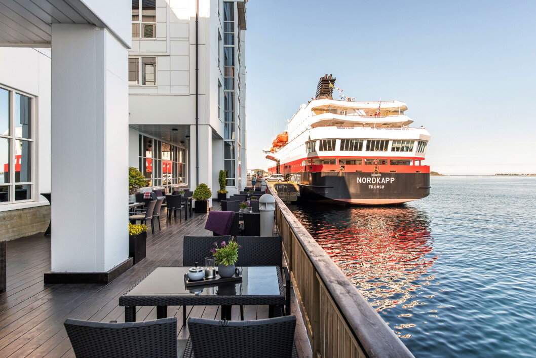 Quality Hotel Ålesund ligger helt nede ved havet. (Foto: Quality Hotel) Quality Hotel Ålesund ligger helt nede ved havet. (Foto: Quality Hotel)