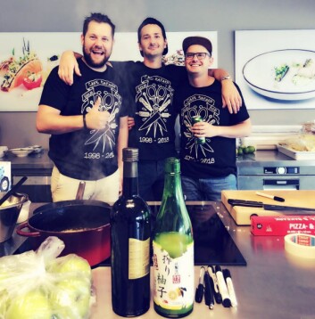Christopher W. Davidsen (fra venstre), Fredrik Ringe og Karl Erik Pallesen fotografert da de hadde popup for Bob Stylister i august (Foto: Ingvild Lindås) Christopher W. Davidsen (fra venstre), Fredrik Ringe og Karl Erik Pallesen fotografert da de hadde popup for Bob Stylister i august (Foto: Ingvild Lindås)