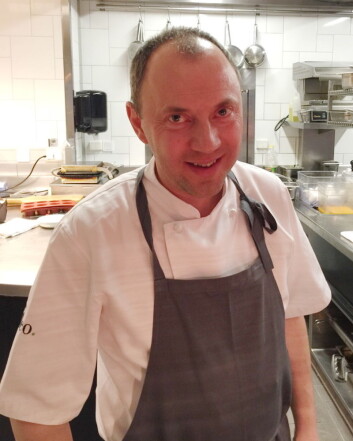 Hederspris til Zoltan Berkes, som har vært ansvarlig for frokosten på Thon Hotel Rosenkrantz Oslo siden 2014. (Foto: Haugen-Gruppen) Hederspris til Zoltan Berkes, som har vært ansvarlig for frokosten på Thon Hotel Rosenkrantz Oslo siden 2014. (Foto: Haugen-Gruppen)