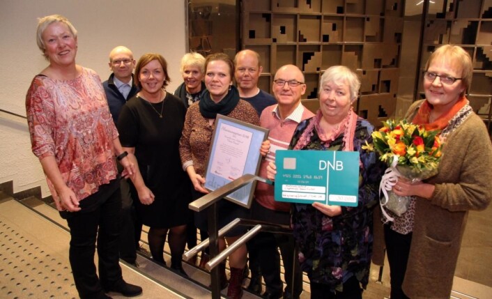 Montebellosenteret er vinneren av Matomsorgsprisen 2018. Fra venstre: Senterleder Torill Ensby, Kristen Odde, Inger Haave, Britt Berntsen, Kårhild Offerdal, Frank Bøhmer, Didier Philippeau, Anne Nørsteng og kjøkkensjef Hanne Finstad. (Foto: Morten Holt) Montebellosenteret er vinneren av Matomsorgsprisen 2018. Fra venstre: Senterleder Torill Ensby, Kristen Odde, Inger Haave, Britt Berntsen, Kårhild Offerdal, Frank Bøhmer, Didier Philippeau, Anne Nørsteng og kjøkkensjef Hanne Finstad. (Foto: Morten Holt)