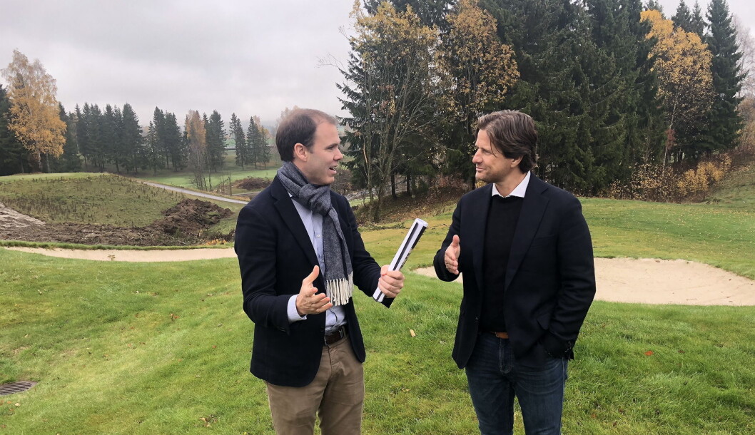 Styreleder Torstein Storækre (til venstre) og administrerende direktør i Haut Nordic AS, Sondre Prestegard, på befaring i området der Miklagard hotell skal ligge. (Foto: Haut Nordic) Styreleder Torstein Storækre (til venstre) og administrerende direktør i Haut Nordic AS, Sondre Prestegard, på befaring i området der Miklagard hotell skal ligge. (Foto: Haut Nordic)
