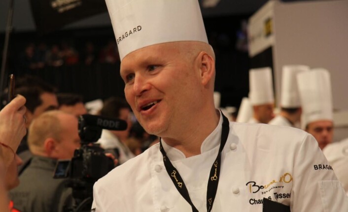 Gull til Charles Tjessem i Bocuse d'Or i 2003. (Foto: Morten Holt) Gull til Charles Tjessem i Bocuse d'Or i 2003. (Foto: Morten Holt)