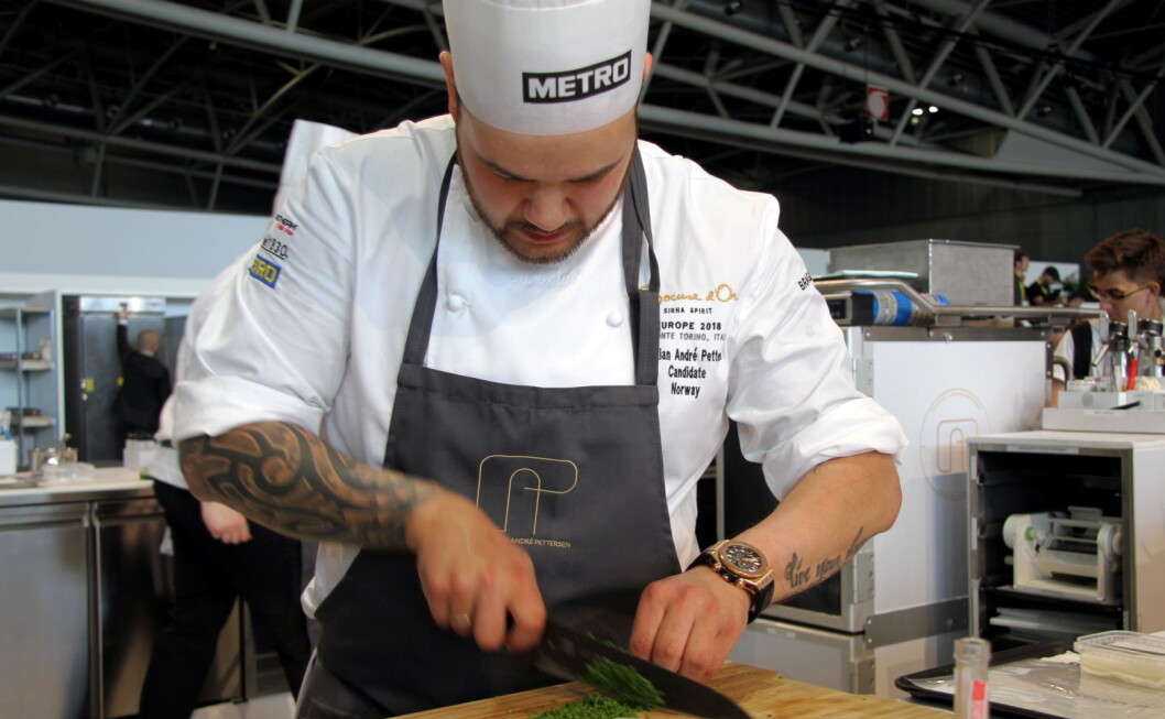 Christian A. Pettersen skal bryne seg på den franske retten chartreuse i Bocuse d'Or i Lyon, men kjøttet skal byttes ut med fire forskjellige skalldyr. (Foto: Morten Holt) Christian A. Pettersen skal bryne seg på den franske retten chartreuse i Bocuse d'Or i Lyon, men kjøttet skal byttes ut med fire forskjellige skalldyr. (Foto: Morten Holt)