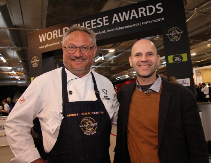 Bent Stiansen var dommer i oste-VM 2018. Bo Jensen er en av åtte norske produsenter som fikk Super Gold. (Foto: Morten Holt) Bent Stiansen var dommer i oste-VM 2018. Bo Jensen er en av åtte norske produsenter som fikk Super Gold. (Foto: Morten Holt)