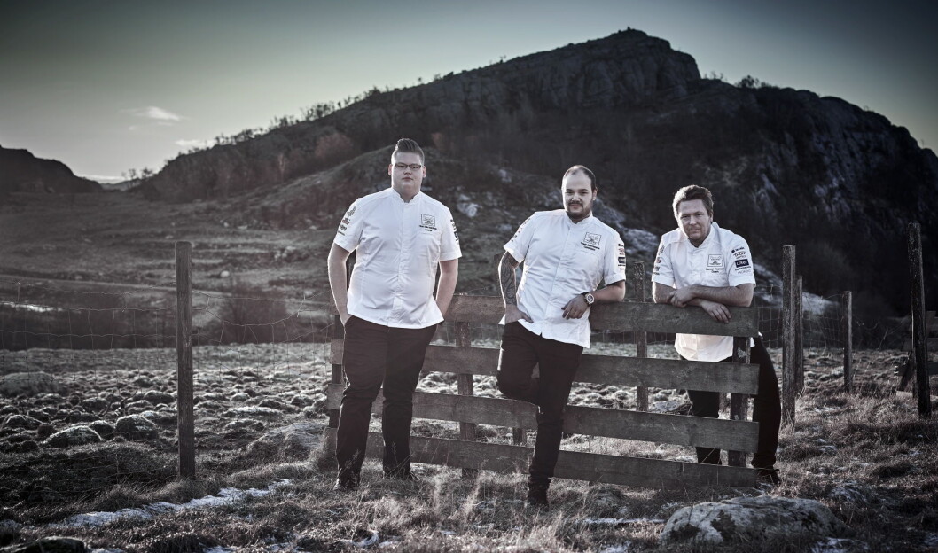 Commis Håvard André Josdal Østebø (fra venstre), kokk Christian André Pettersen og coach Gunnar Hvarnes er klar for Bocuse d'Or 2019. (Foto: Tom Haga) Commis Håvard André Josdal Østebø (fra venstre), kokk Christian André Pettersen og coach Gunnar Hvarnes er klar for Bocuse d'Or 2019. (Foto: Tom Haga)