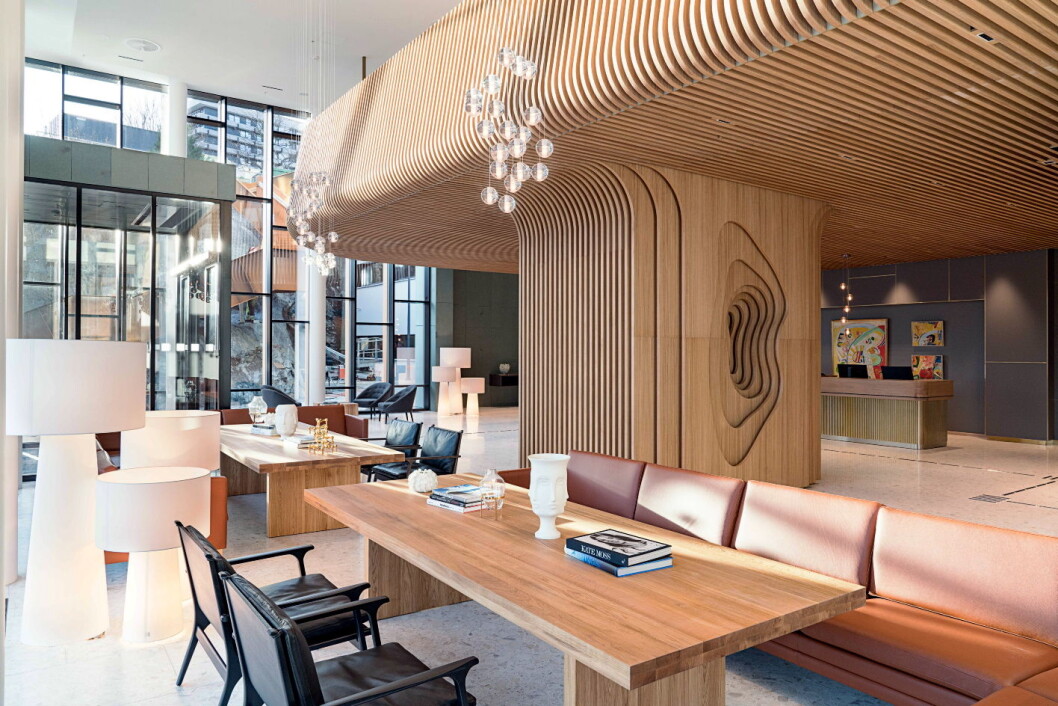 Utstrakt bruk av trematerialer og LED-belysning hos Radisson Blu Atlantic Hotel, Stavanger. (Foto: Lisa Löwenborg) Utstrakt bruk av trematerialer og LED-belysning hos Radisson Blu Atlantic Hotel, Stavanger. (Foto: Lisa Löwenborg)