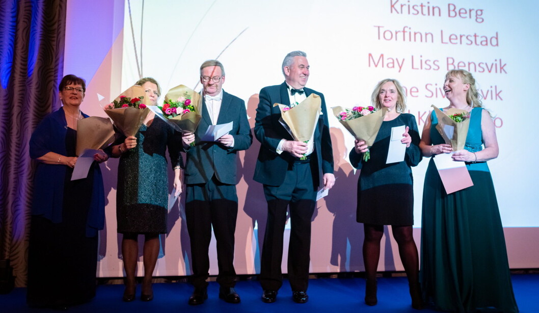 Disse seks har vært med på Royal Garden-laget i 35 år! Fra venstre Anne Sivertsvik, May Liss Bensvik, Kjell Klungerbo, Torfinn Lerstad, Signe M. Kroknes og Kristin Berg. (Foto: Jørgen Riiber) Disse seks har vært med på Royal Garden-laget i 35 år! Fra venstre Anne Sivertsvik, May Liss Bensvik, Kjell Klungerbo, Torfinn Lerstad, Signe M. Kroknes og Kristin Berg. (Foto: Jørgen Riiber)