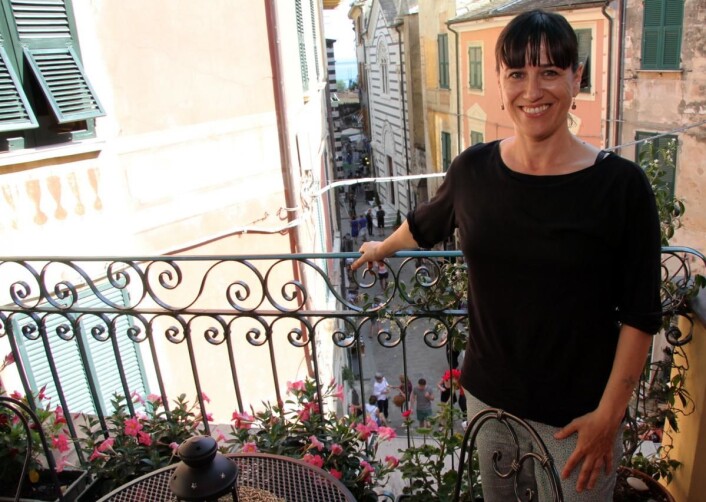 Raffaella Pisanelli er femte generasjon eier av bygningen i Monteross al Mare. Hun startet B&B i 2004. (Foto: Morten Holt) Raffaella Pisanelli er femte generasjon eier av bygningen i Monteross al Mare. Hun startet B&B i 2004. (Foto: Morten Holt)