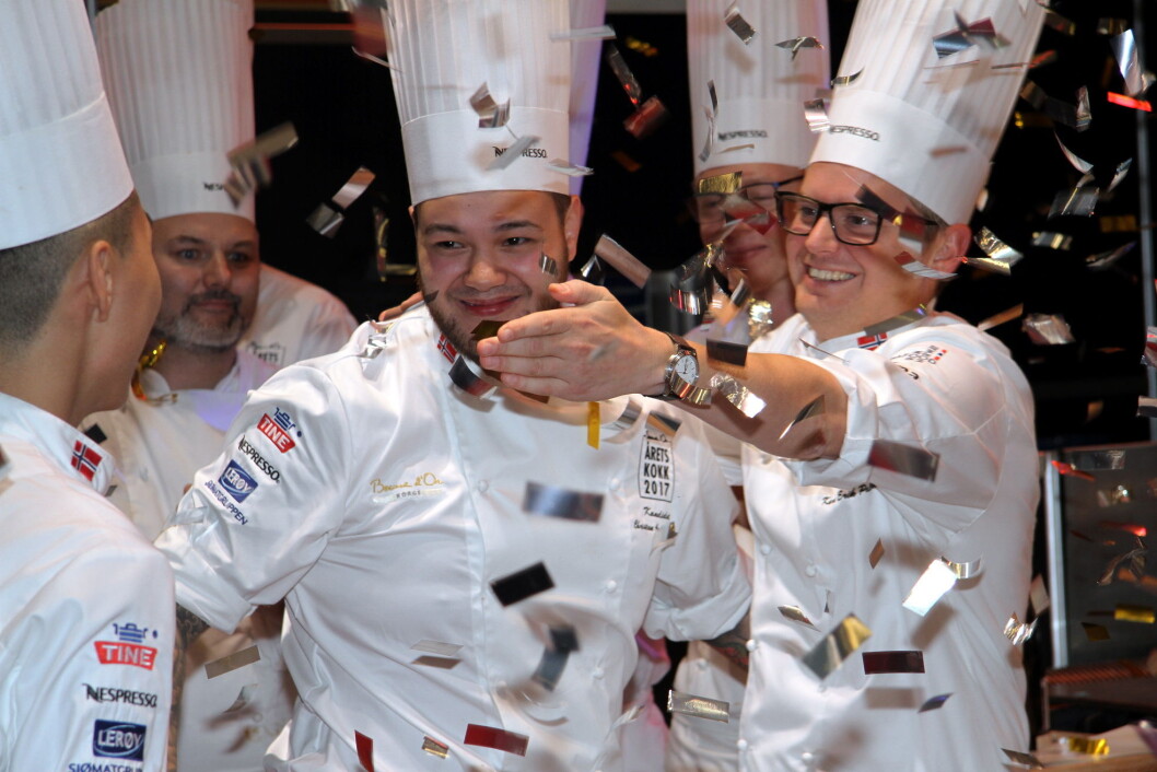 Fem kandidater er klare for Årets kokk 2019. En av dem er årets norske Bocuse d'Or-deltaker, Christian A. Pettersen. (Foto: Morten Holt) Fem kandidater er klare for Årets kokk 2019. En av dem er årets norske Bocuse d'Or-deltaker, Christian A. Pettersen. (Foto: Morten Holt)