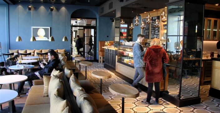 Mat- og drikketilbud er det nok av på det nyåpnede hotellet. (Foto: Morten Holt) Mat- og drikketilbud er det nok av på det nyåpnede hotellet. (Foto: Morten Holt)
