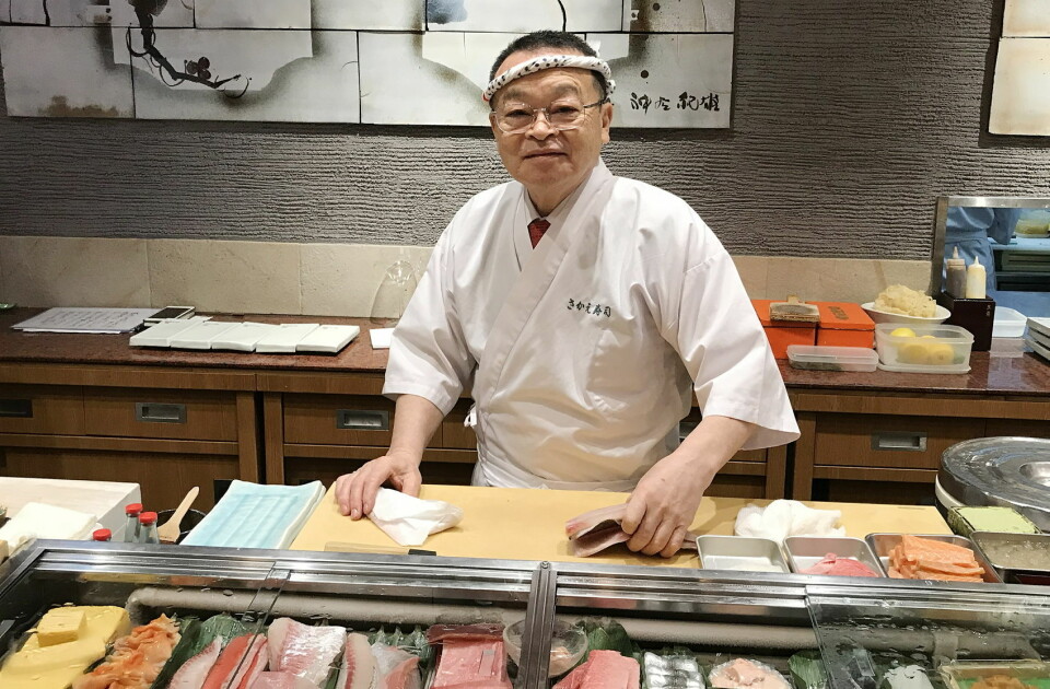 Norsk laks har blitt favoritt-toppingen for mange japanske sushi- toppkokker – med Masayoshi Kazato i spissen. (Foto: Christina Neumann/Norges sjømatråd)