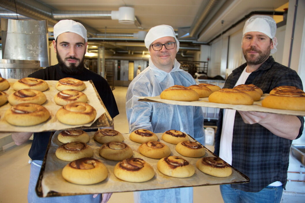 Elda Bakeri, her representert ved Torbjørn, Matthias og Anders, er en av de tre finalistene i Årets bakeri 2019. (Foto: Lise Bjelland) Elda Bakeri, her representert ved Torbjørn, Matthias og Anders, er en av de tre finalistene i Årets bakeri 2019. (Foto: Lise Bjelland)