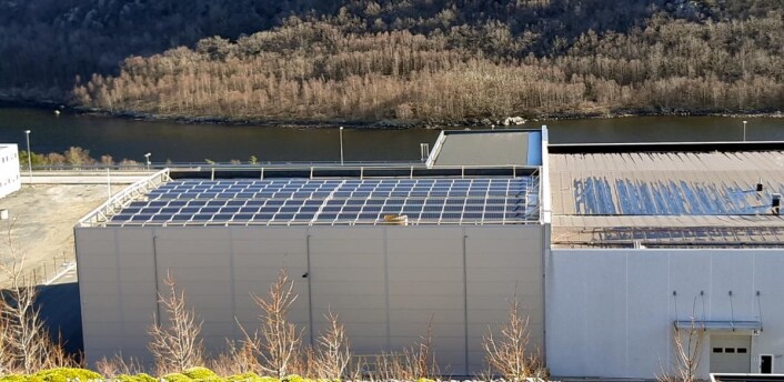 Solcelleanlegget på taket til kjøle- og fryselageret hos Jæder Ådne Espeland. (Foto: Jæder) Solcelleanlegget på taket til kjøle- og fryselageret hos Jæder Ådne Espeland. (Foto: Jæder)