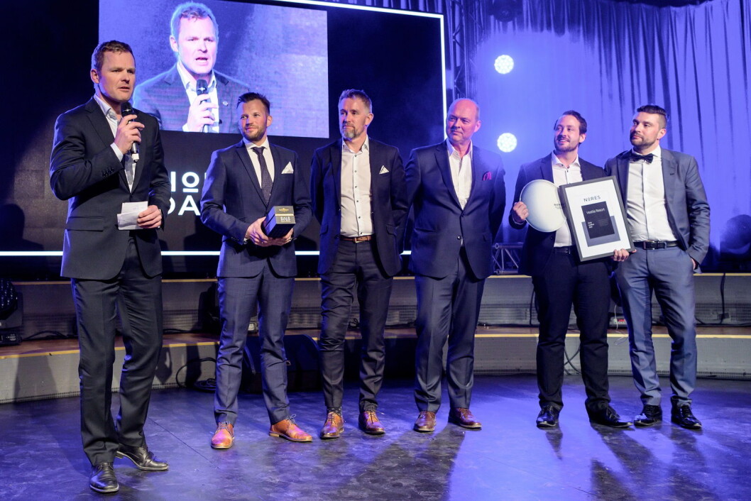 «Årets medlem» i Nores: Vestlia Resort. Fra venstre Roger Espeli (administrerende direktør Vestlia Resort), Alexander Gullesen (hotellsjef Vestlia Resort), Rolf Ingar Rotegård (salgssjef Vestlia Resort), Tom Myrseth (markedsdirektør Vestlia Resort), Andreas Tandberg (F&B-manager Vestlia Resort) og Erik Ø. Strøm (medlemsrådgiver Nores SA). (Foto: Nores) «Årets medlem» i Nores: Vestlia Resort. Fra venstre Roger Espeli (administrerende direktør Vestlia Resort), Alexander Gullesen (hotellsjef Vestlia Resort), Rolf Ingar Rotegård (salgssjef Vestlia Resort), Tom Myrseth (markedsdirektør Vestlia Resort), Andreas Tandberg (F&B-manager Vestlia Resort) og Erik Ø. Strøm (medlemsrådgiver Nores SA). (Foto: Nores)