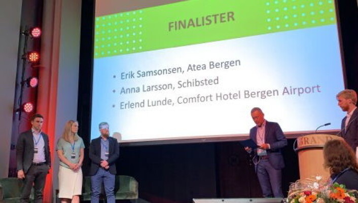 Erlend Fardal Lunde hedret som ung leder i Bergen. (Foto: Comfort Hotel) Erlend Fardal Lunde hedret som ung leder i Bergen. (Foto: Comfort Hotel)