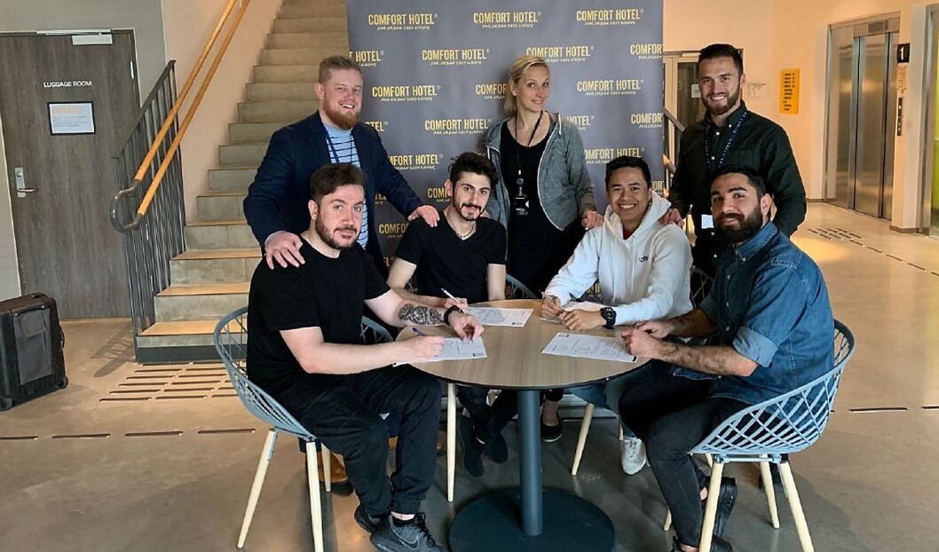 Fra venstre Daniel Adel Larsen, Erlend Fardal Lunde, Ian Youssef Hashwa, Johan Abdul Gani, Victor Aguiar og Mohammad Alaa Ak Shahrour. (Foto: Comfort Hotel Bergen Airport) Fra venstre Daniel Adel Larsen, Erlend Fardal Lunde, Ian Youssef Hashwa, Johan Abdul Gani, Victor Aguiar og Mohammad Alaa Ak Shahrour. (Foto: Comfort Hotel Bergen Airport)