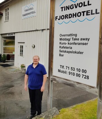 Reidar Eikeland Holmefjord (34) er ansatt som ny kjøkkensjef på Tingvoll Fjordhotell. (Foto: Tingvoll Fjordhotell) Reidar Eikeland Holmefjord (34) er ansatt som ny kjøkkensjef på Tingvoll Fjordhotell. (Foto: Tingvoll Fjordhotell)