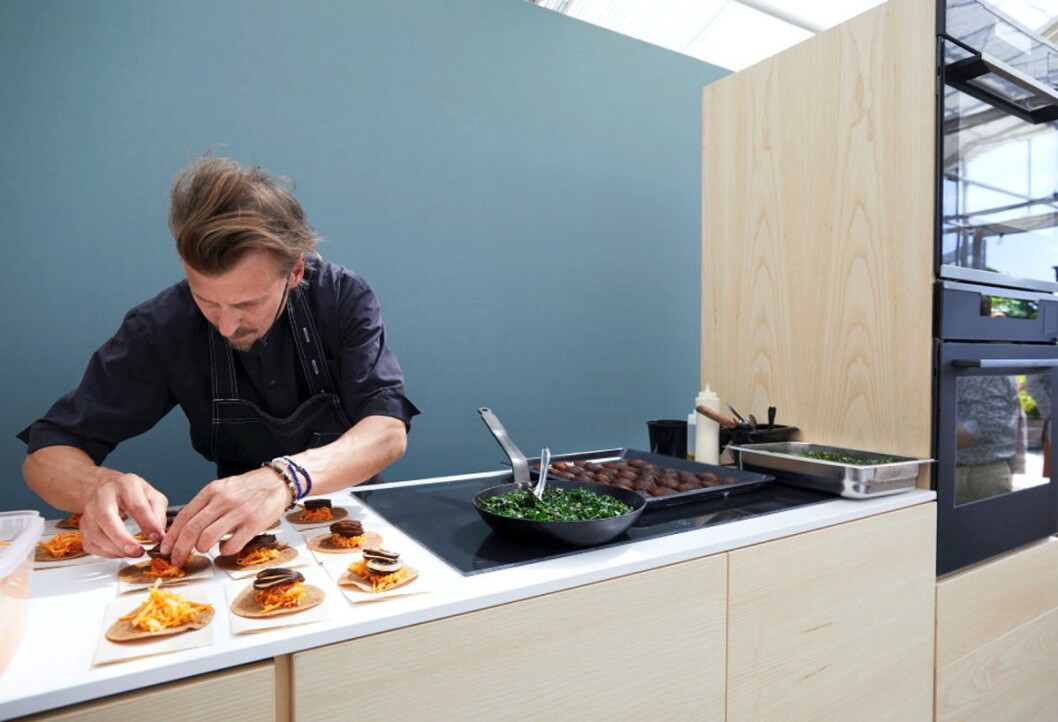 Paul Svensson er en av Sveriges mest kjente kokker, og jobber aktivt mot matsvinn. (Foto: Electrolux) Paul Svensson er en av Sveriges mest kjente kokker, og jobber aktivt mot matsvinn. (Foto: Electrolux)