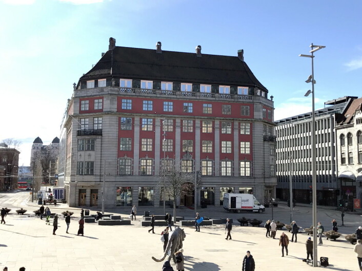 Amerikalinjen på Jernbanetorget. (Foto: Morten Holt) Amerikalinjen på Jernbanetorget. (Foto: Morten Holt)