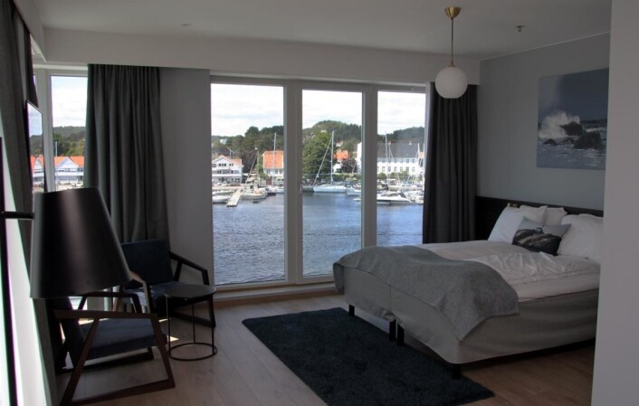 Fra et av rommene med nydelig utsikt mot Mandal havn. (Foto: Morten Holt) Fra et av rommene med nydelig utsikt mot Mandal havn. (Foto: Morten Holt)