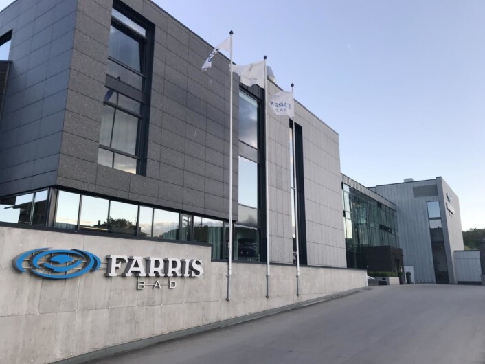 De som tåler heten best tar turen til Farris Bad i helgen. (Foto: Morten Holt) De som tåler heten best tar turen til Farris Bad i helgen. (Foto: Morten Holt)