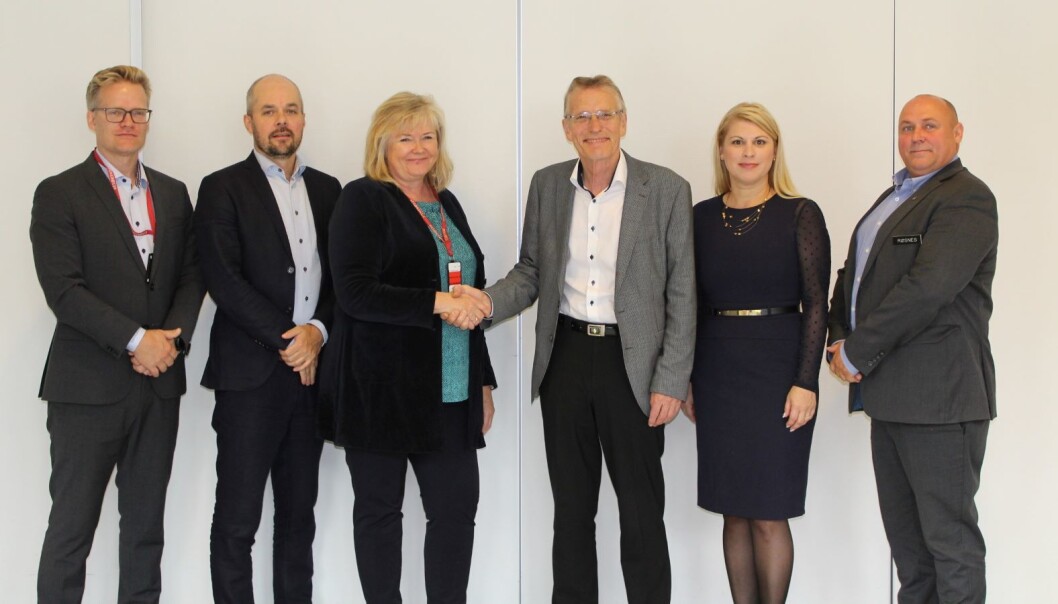Eurest og FLO ser frem til oppstart 1.november. Fra venstre Christian Lind, Stig Andre Kristiansen og Nina Bruun Taule i Eurest, Torstein Lidtveit Øygarden og Judit Dahl fra FLO og Roger Røsnes fra FPVS. Eurest og FLO ser frem til oppstart 1.november. Fra venstre Christian Lind, Stig Andre Kristiansen og Nina Bruun Taule i Eurest, Torstein Lidtveit Øygarden og Judit Dahl fra FLO og Roger Røsnes fra FPVS.