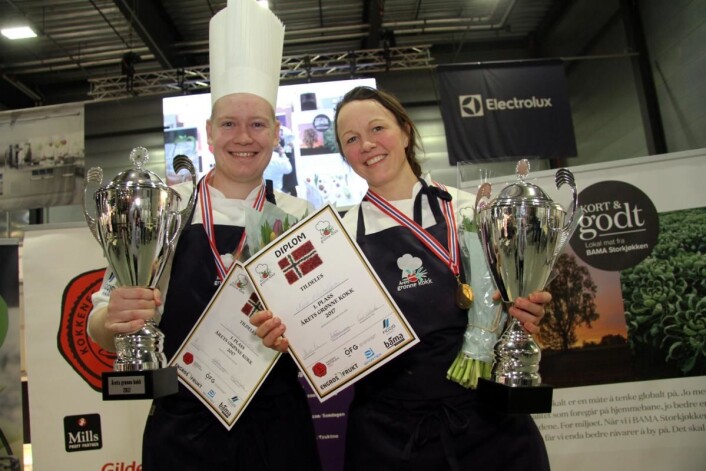 Joackim Lindgren og Nina Kristoffersen fra Statholdergaarden er regjerende mestre, men nå skal Årets grønne kokk kåres på ny (Foto: Morten Holt). Joackim Lindgren og Nina Kristoffersen fra Statholdergaarden er regjerende mestre, men nå skal Årets grønne kokk kåres på ny (Foto: Morten Holt).