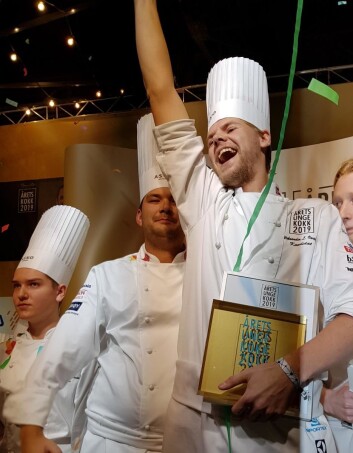 Aleksander Løkkeberg Vartdal ble den aller første vinneren av Årets unge kokk. (Foto: Heidi Fjelland) Aleksander Løkkeberg Vartdal ble den aller første vinneren av Årets unge kokk. (Foto: Heidi Fjelland)