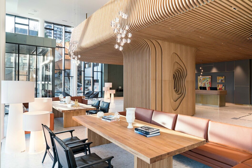 Lobbyen hos Radisson Blu Atlantic Hotel i Stavanger er en av de mange inntrykkene som gjør at hotellkjeden skårer høyt på kundeopplevelser. (Foto: Lisa Löwenborg) Lobbyen hos Radisson Blu Atlantic Hotel i Stavanger er en av de mange inntrykkene som gjør at hotellkjeden skårer høyt på kundeopplevelser. (Foto: Lisa Löwenborg)
