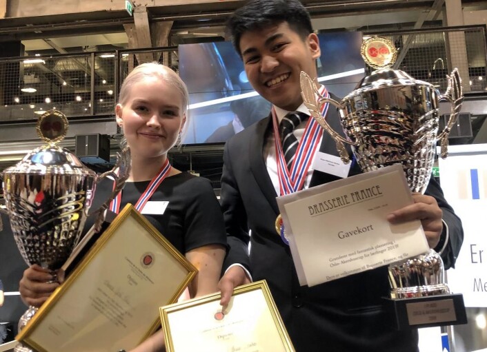 Therese Gjesti Friis fra Oslo Militære Samfund og Bryan Matthew Santos fra Brasserie France var de beste servitørlærlingene i Oslo og Akershus Cup. (Foto: Privat) Therese Gjesti Friis fra Oslo Militære Samfund og Bryan Matthew Santos fra Brasserie France var de beste servitørlærlingene i Oslo og Akershus Cup. (Foto: Privat)