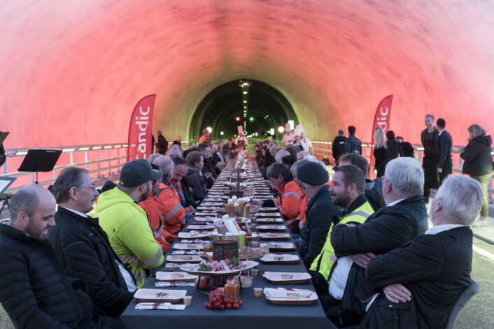 Scandics prisbelønnede frokost ble serverte nederst i Ryfast-tunnelen. (Foto: Scandic Hotels) Scandics prisbelønnede frokost ble serverte nederst i Ryfast-tunnelen. (Foto: Scandic Hotels)