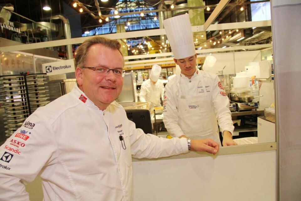 Tidligere manager for de norske kokkelandslagene, Jørn Lie (til venstre), er også med på laget på Code. Her sammen med Christer Rødseth. (Foto: Morten Holt)