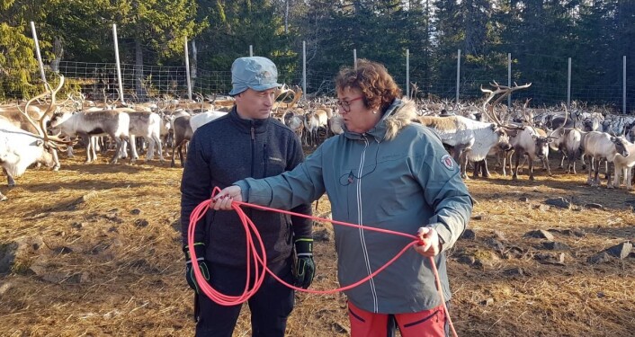 Tor Enok Larsen og Olaug Bollestad. (Foto: Landbruks- og matdepartementet) Tor Enok Larsen og Olaug Bollestad. (Foto: Landbruks- og matdepartementet)