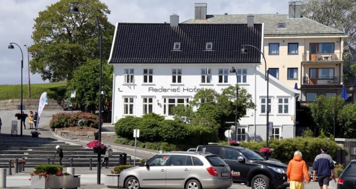 Rederiet Hotell ligger sentralt i Farsund. (Foto: Morten Holt) Rederiet Hotell ligger sentralt i Farsund. (Foto: Morten Holt)