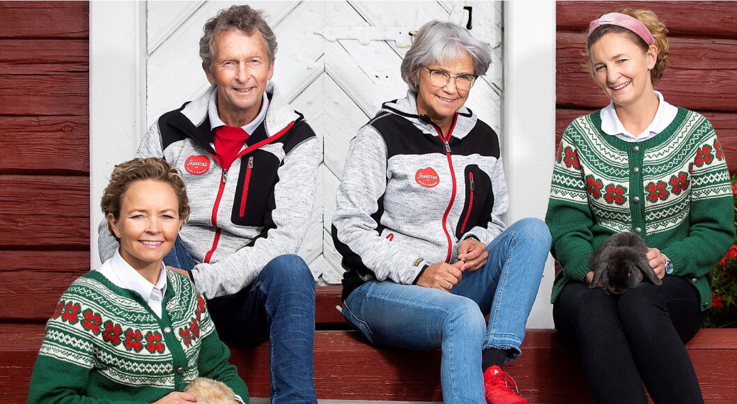 Skarstad Gartneri vant BU-prisen i Hedmark. Fra venstre Linda, Lars, Grete og Anette Skarstad. (Foto: Fredrik Solstad) Skarstad Gartneri vant BU-prisen i Hedmark. Fra venstre Linda, Lars, Grete og Anette Skarstad. (Foto: Fredrik Solstad)