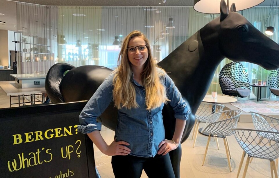 Resepsjonssjef Thea Emilie Giske har blitt biehotell-direktør. (Foto: Comfort Hotel Bergen Airport)