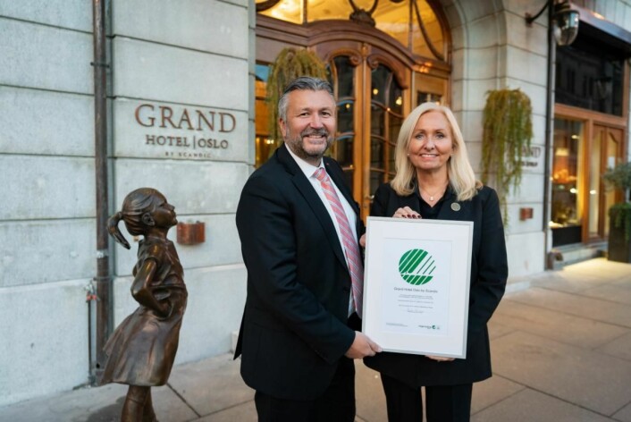 Administrerende direktør for Scandic Hotels Norge, Svein Arild Steen-Mevold og hotelldirektør på Grand Hotel Oslo by Scandic, Toril Flåskjer. (Foto: Kyle Meyr)
