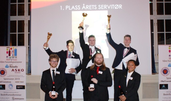 Alle deltakerne i Årets servitør 2019. (Foto: Årets servitør) Alle deltakerne i Årets servitør 2019. (Foto: Årets servitør)