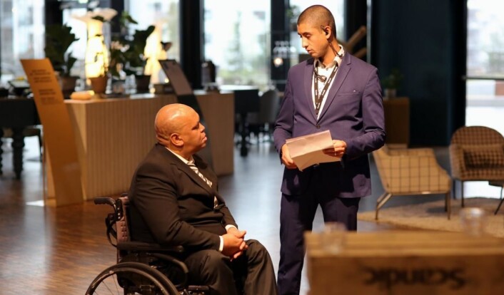 Bihonelgne Stifanos (til venstre) fikk fast jobb på Scandic Fornebu. (Foto: Scandic Hotels) Bihonelgne Stifanos (til venstre) fikk fast jobb på Scandic Fornebu. (Foto: Scandic Hotels)