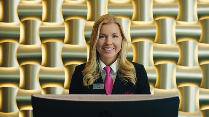 Reklamefilmen er spilt inn på ulike Thon-hoteller. Her fra Thon Hotel Opera i Oslo. Egne medarbeidere fyller de fleste rollene i reklamefilmen. (Foto: Thon Hotels) Reklamefilmen er spilt inn på ulike Thon-hoteller. Her fra Thon Hotel Opera i Oslo. Egne medarbeidere fyller de fleste rollene i reklamefilmen. (Foto: Thon Hotels)