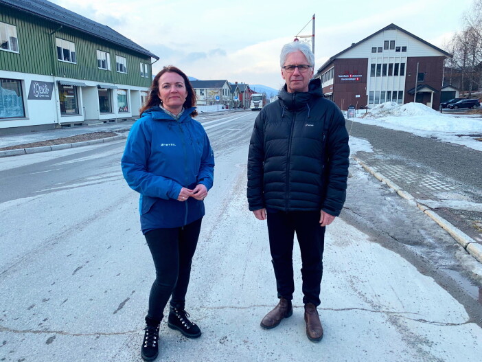 Ordfører Erik Sletten og turistsjef Gudrun Sanaker Lohne i Trysil understreker at det for det første er viktig med straks tiltak, men når situasjonen normaliserer seg er det viktig å ha ressurser for å skape nye og sikre eksisterende arbeidsplasser, øke konkurransekraften og utviklingsevnen. (Foto: Destinasjon Trysil) Ordfører Erik Sletten og turistsjef Gudrun Sanaker Lohne i Trysil understreker at det for det første er viktig med straks tiltak, men når situasjonen normaliserer seg er det viktig å ha ressurser for å skape nye og sikre eksisterende arbeidsplasser, øke konkurransekraften og utviklingsevnen. (Foto: Destinasjon Trysil)