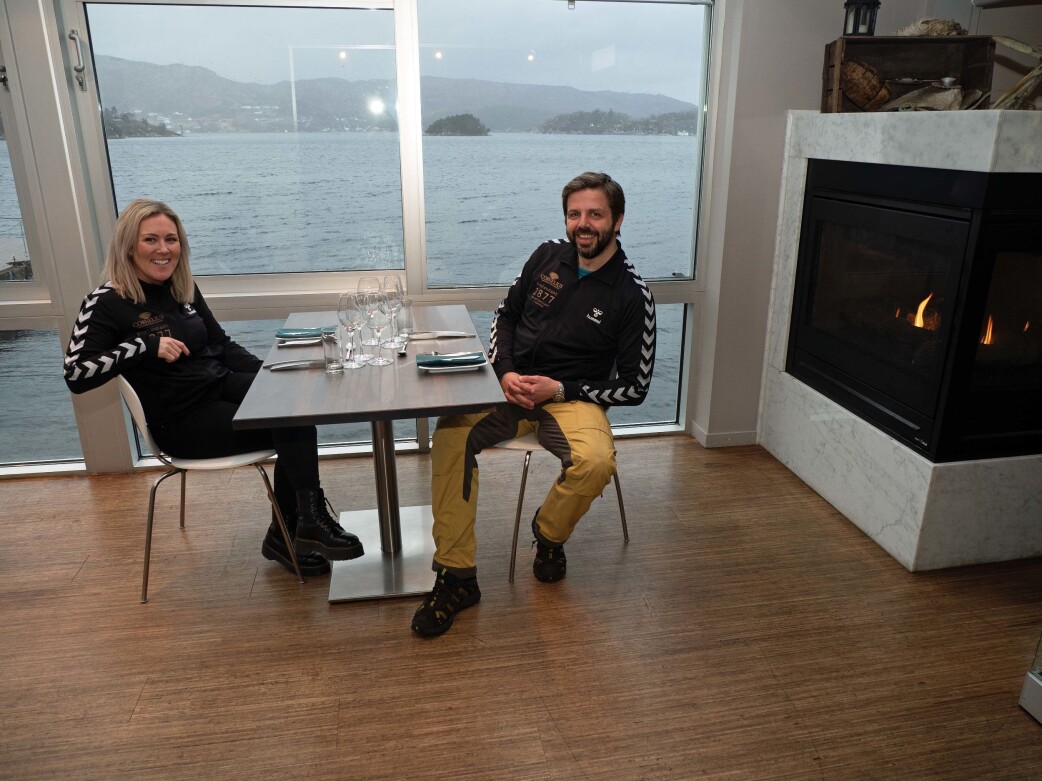 Både den kalde og den varme årstiden er idyllisk for Christina Bollmann, Bjarne Waagenes og gjestene på Cornelius. (Foto: Georg Mathisen) Både den kalde og den varme årstiden er idyllisk for Christina Bollmann, Bjarne Waagenes og gjestene på Cornelius. (Foto: Georg Mathisen)