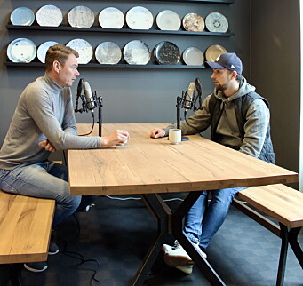 Ole Henrik Eftedal (til venstre) i studioet på Skøyen sammen med Øyvind Bøe Dalelv. (Foto: 2080) Ole Henrik Eftedal (til venstre) i studioet på Skøyen sammen med Øyvind Bøe Dalelv. (Foto: 2080)