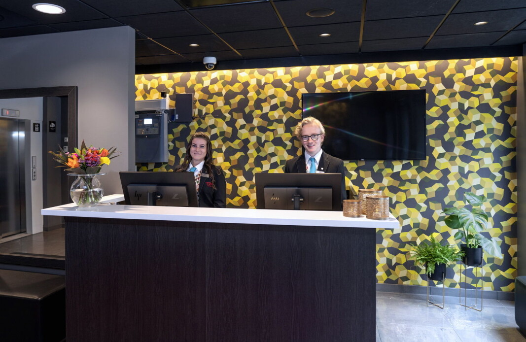 De ansatte ønsker velkommen til et oppgradert Thon Hotel Astoria. (Foto: Thon Hotels) De ansatte ønsker velkommen til et oppgradert Thon Hotel Astoria. (Foto: Thon Hotels)