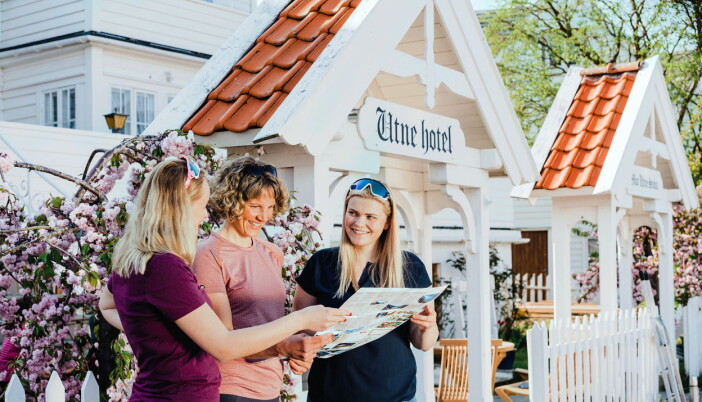 Overnatting vil tilbys på Utne Hotel (bildet) og Hotel Ullensvang. (Foto: Utne Hotel) Overnatting vil tilbys på Utne Hotel (bildet) og Hotel Ullensvang. (Foto: Utne Hotel)