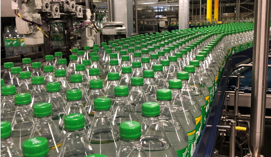 Her produseres de første blanke Sprite-flaskene i Norge. (Foto: Coca-Cola Norge) Her produseres de første blanke Sprite-flaskene i Norge. (Foto: Coca-Cola Norge)