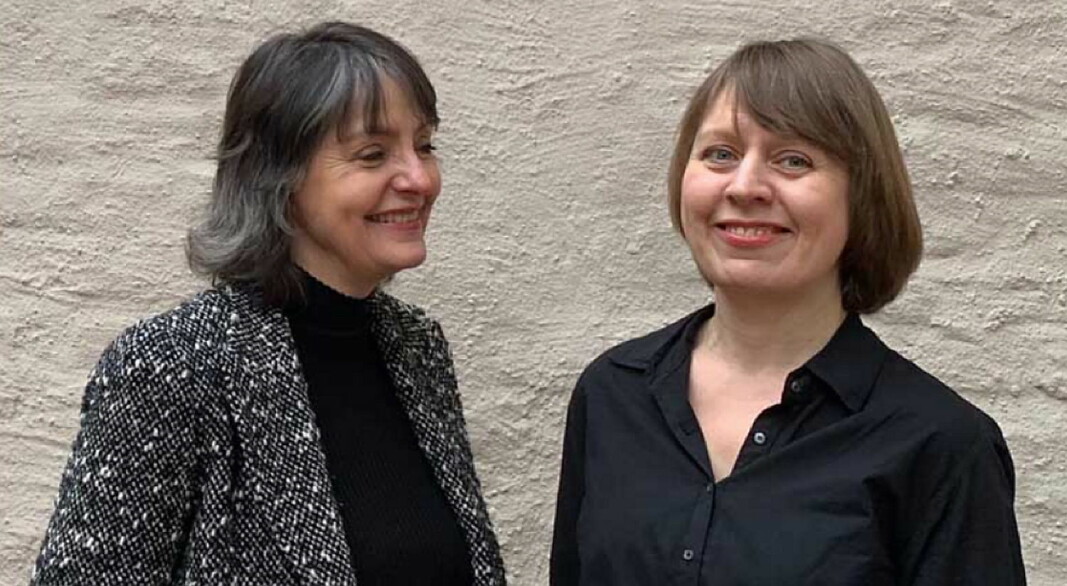 Kurset ledes av Monna Nordhagen (til venstre) og Kirsti Rogne fra Mars. De har skrevet fagboken «Raketter og Rebeller – strategi for deg som vil bygge merkevarer folk bryr seg om». (Foto: HSMAI)