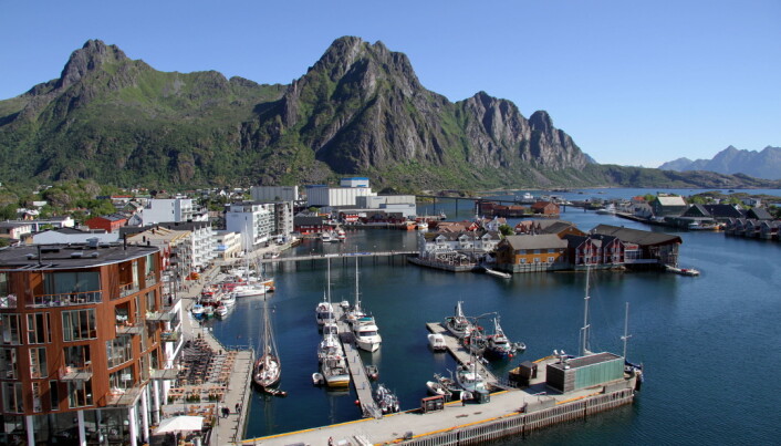 Utsikt fra Thon Hotel Lofoten i Svolvær. (Foto: Morten Holt) Utsikt fra Thon Hotel Lofoten i Svolvær. (Foto: Morten Holt)