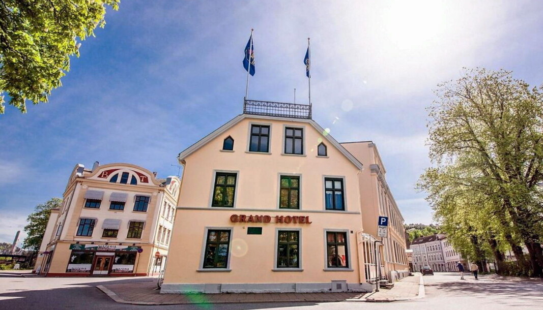 Per Sandberg og kona Bahare Letnes starter hotell i Halden i juni. (Foto: Hotellet) Per Sandberg og kona Bahare Letnes starter hotell i Halden i juni. (Foto: Hotellet)