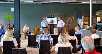 Ordfører Odd Erik Holden og programleder Bjørn B Jacobsen åpnet dialogsamtalen i det nye Velkomstsenteret på Beitostølen, der både Visit Valdres og Beito Aktiv har flyttet inn. (Foto: DestinasjonsKirurgene) Ordfører Odd Erik Holden og programleder Bjørn B Jacobsen åpnet dialogsamtalen i det nye Velkomstsenteret på Beitostølen, der både Visit Valdres og Beito Aktiv har flyttet inn. (Foto: DestinasjonsKirurgene)